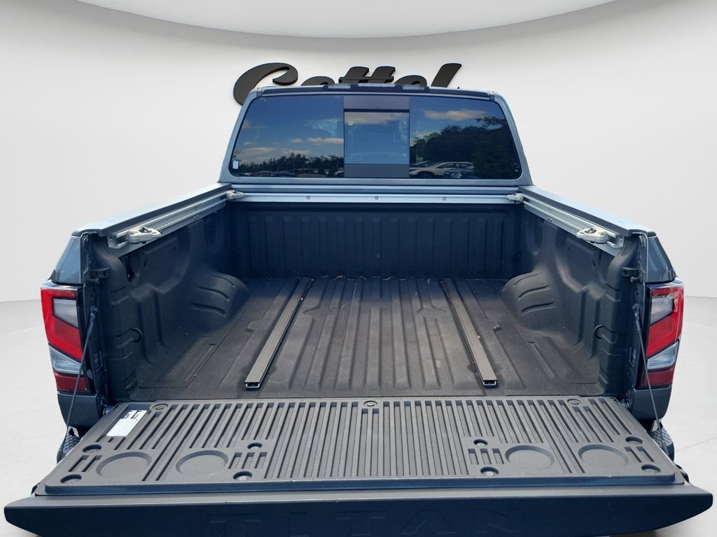 Used 2021 Nissan Titan Platinum Reserve RWD image 17