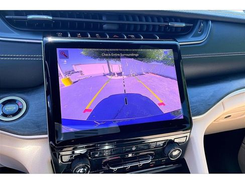 Certified 2025 Jeep Grand Cherokee L Limited AWD/4WD image 29