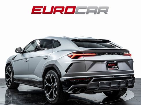 Used 2019 Lamborghini Urus image 3