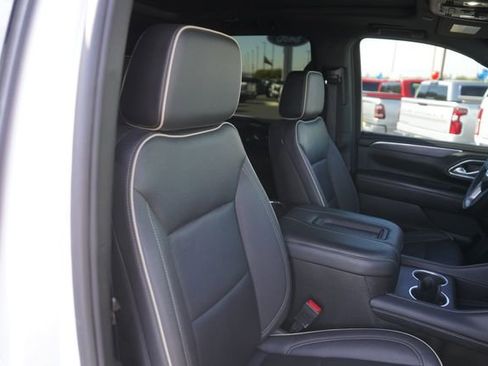 Used 2023 GMC Yukon XL SLT w/ SLT Premium Package AWD/4WD image 22