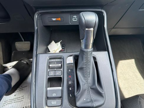 Used 2023 Honda CR-V LX image 24