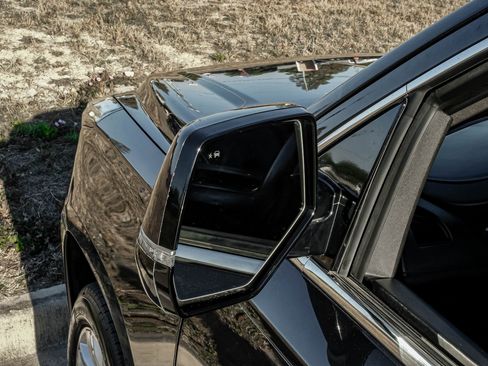 Used 2016 Cadillac Escalade Platinum image 43