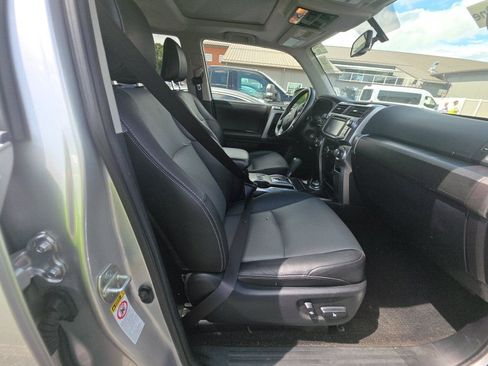 Used 2016 Toyota 4Runner SR5 Premium AWD/4WD image 9