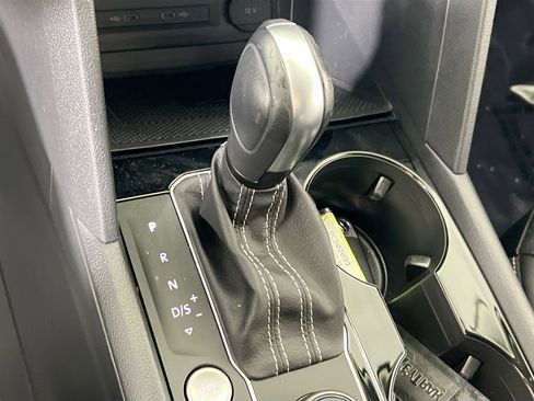 Used 2023 Volkswagen Atlas SE image 16