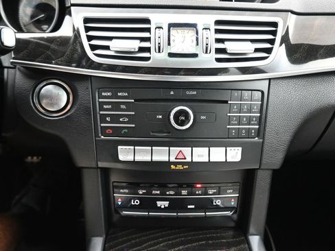 Used 2016 Mercedes-Benz E 350 Sedan w/ Premium Package image 23