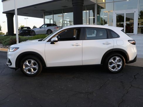 Used 2023 Honda HR-V LX image 2