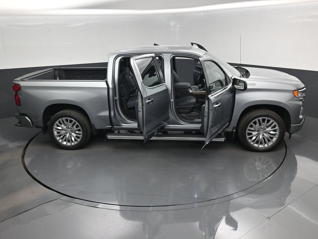 Used 2025 Chevrolet Silverado 1500 High Country w/ Technology Package AWD/4WD image 18