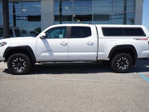 Used 2020 Toyota Tacoma TRD Off-Road w/ Technology Package AWD/4WD image 5