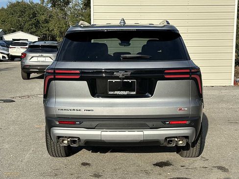 New 2026 Chevrolet Traverse Z71 w/ Enhanced Driving Package image 5