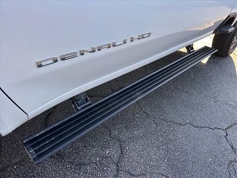 Certified 2025 GMC Sierra 2500 Denali Ultimate AWD/4WD image 13