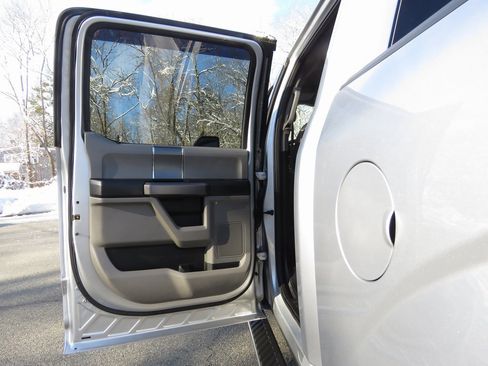 Used 2018 Ford F150 XLT w/ Equipment Group 302A Luxury image 18