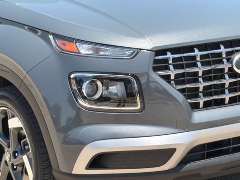 Used 2026 Hyundai Venue SEL FWD image 4