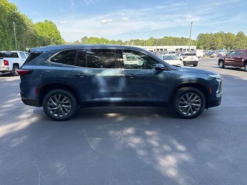 Used 2025 Buick Enclave Preferred FWD image 6