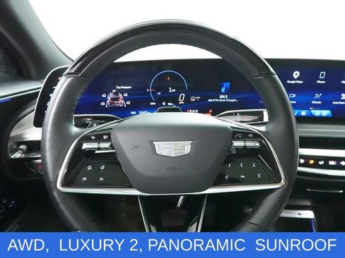 Used 2024 Cadillac Lyriq Luxury AWD/4WD image 8