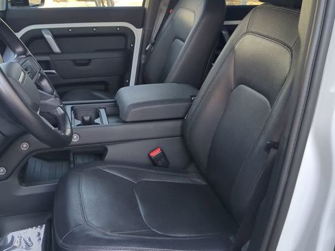Used 2024 Land Rover Defender 130 X-Dynamic SE image 16