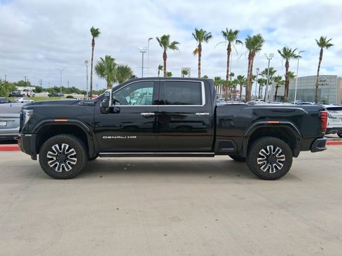 Used 2025 GMC Sierra 2500 Denali Ultimate AWD/4WD image 3