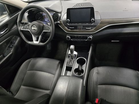 Used 2024 Nissan Altima 2.5 SV image 18