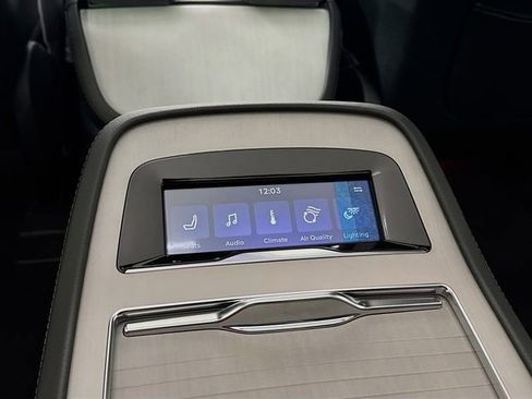 New 2026 Lincoln Navigator Reserve w/ Jet Appearance Package AWD/4WD image 28