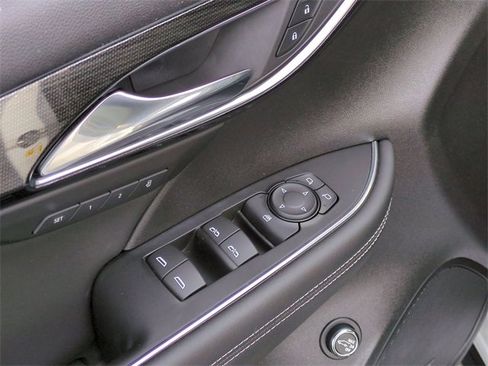 Used 2023 Buick Envision Essence image 13