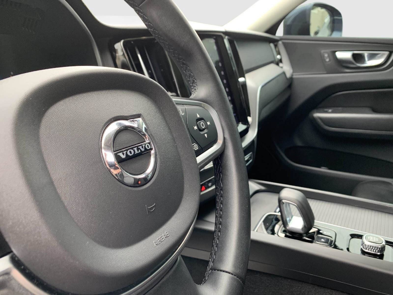 Used 2023 Volvo XC60 B5 Core w/ Climate Package AWD/4WD image 42
