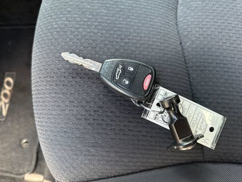 Used 2013 Chrysler 200 LX FWD image 27
