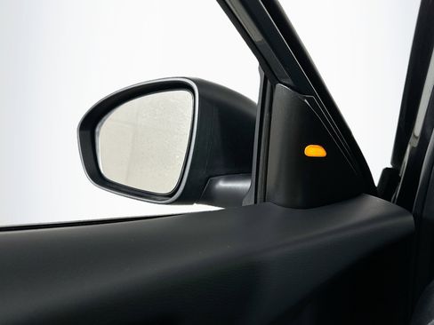 Used 2025 Nissan Altima 2.5 SV image 16