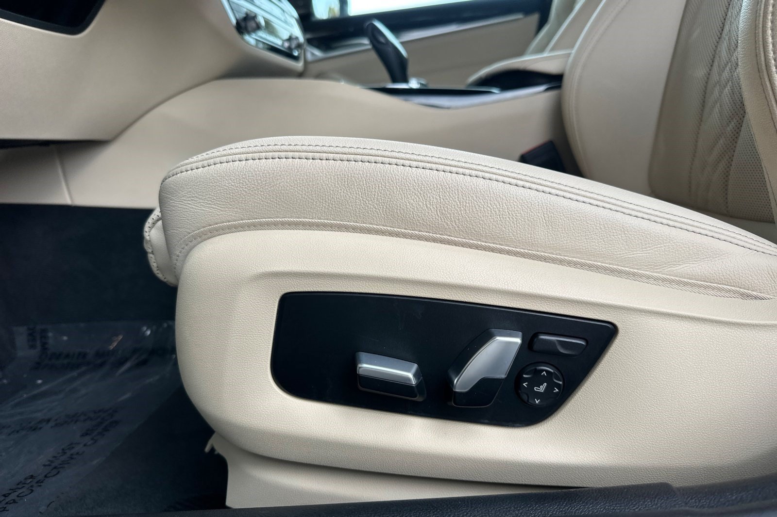 Certified 2023 BMW 530i w/ Premium Package RWD image 14