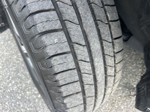 Used 2021 Toyota RAV4 SE image 33