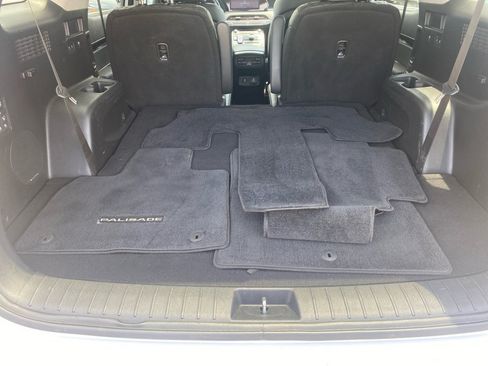 Used 2022 Hyundai Palisade Limited FWD image 19