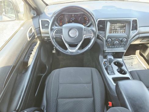 Certified 2021 Jeep Grand Cherokee Laredo AWD/4WD image 10