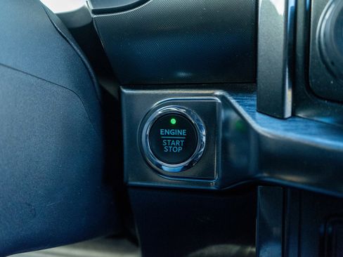 Used 2022 Ford F150 Lariat w/ Equipment Group 502A High image 22