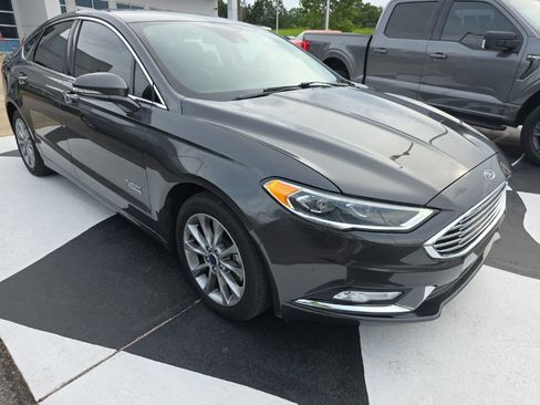 Used 2017 Ford Fusion Energi SE FWD image 12