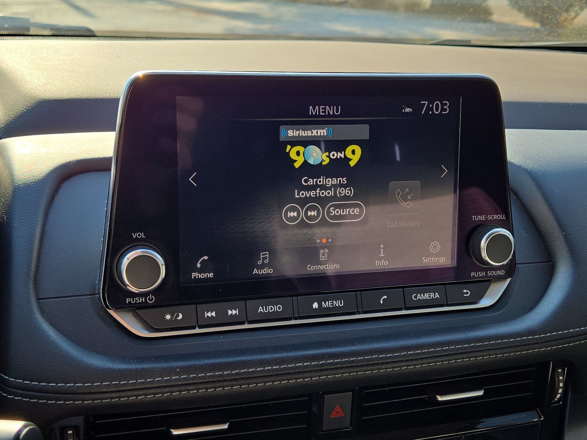 Used 2022 Nissan Rogue SV FWD image 19