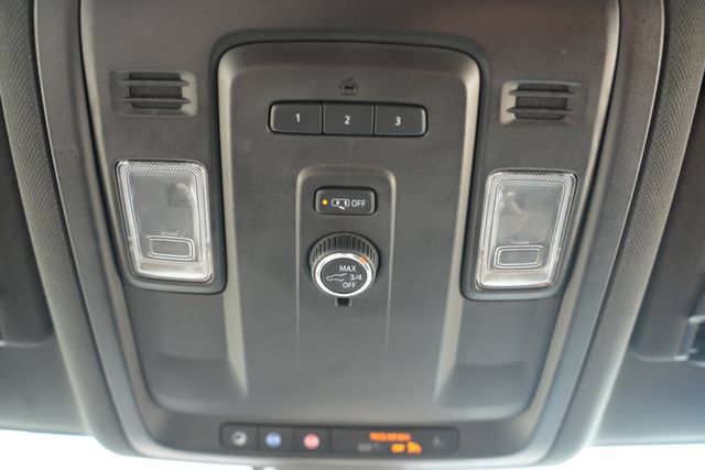 Used 2021 GMC Yukon XL SLT AWD/4WD image 30