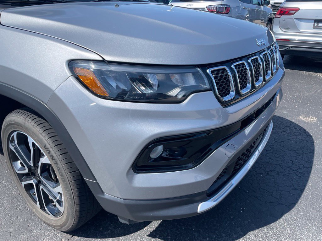 Used 2023 Jeep Compass Limited AWD/4WD image 24