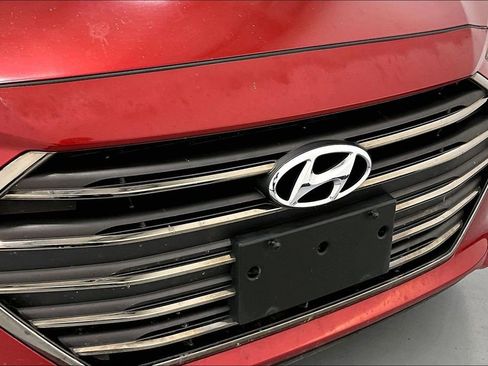 Used 2017 Hyundai Elantra Limited w/ Limited Tech Package 04 image 36