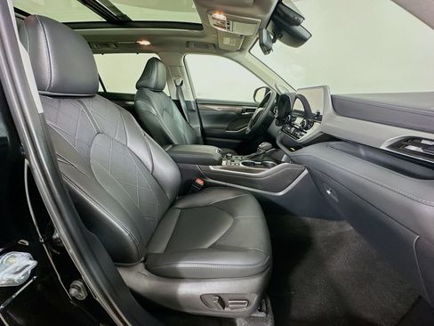 Used 2024 Toyota Highlander Platinum AWD/4WD image 45