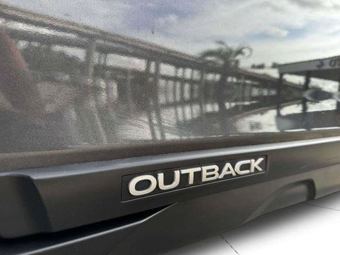 Used 2018 Subaru Outback 2.5i Limited AWD/4WD image 15