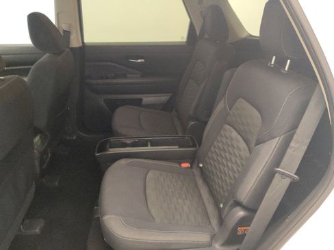 Used 2022 Nissan Pathfinder SV w/ SV Premium Package image 18