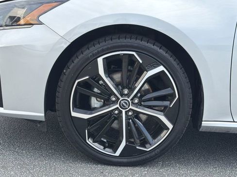 Certified 2024 Nissan Altima 2.5 SR FWD image 12