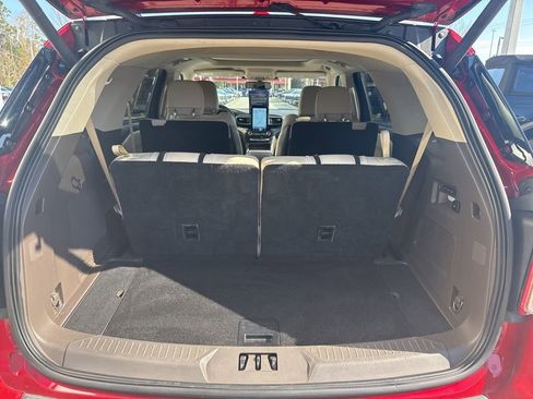 Used 2020 Ford Explorer Platinum w/ Premium Technology Package image 27