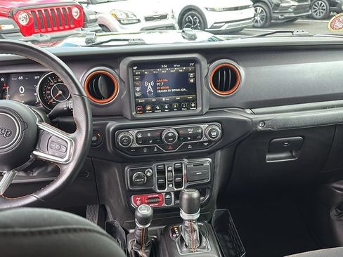 Used 2023 Jeep Gladiator Mojave w/ Cold Weather Group AWD/4WD image 12