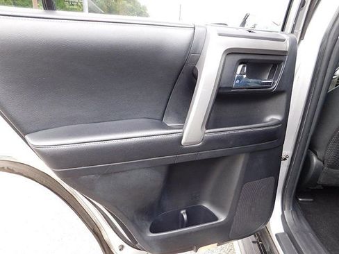 Used 2016 Toyota 4Runner SR5 image 9