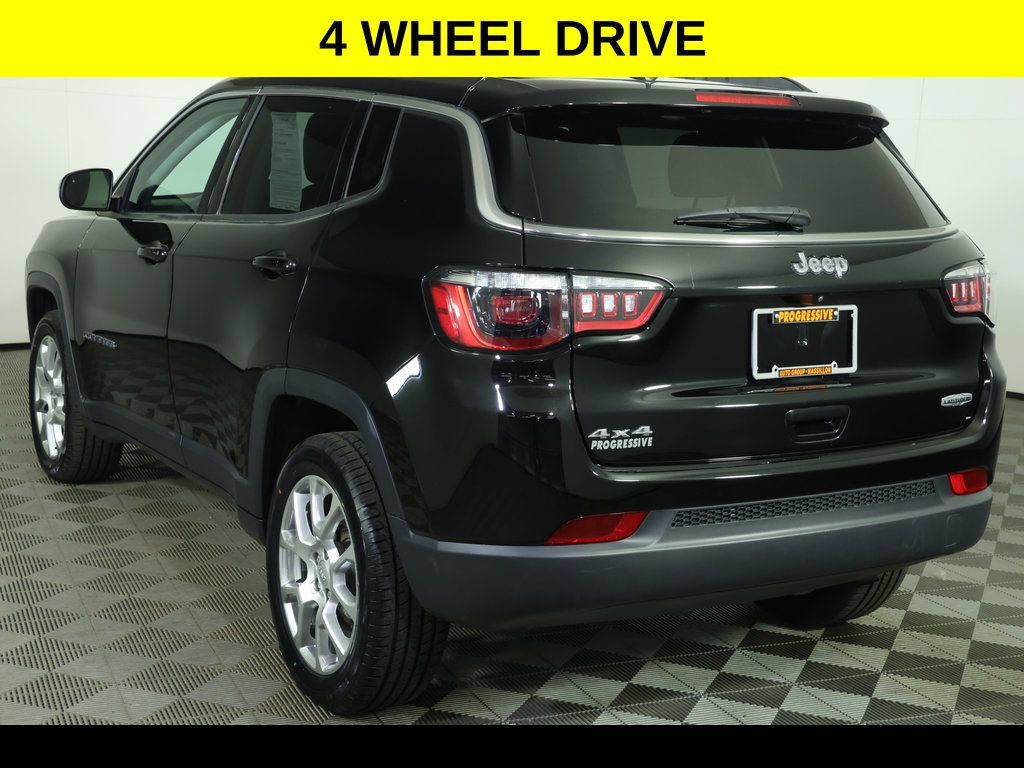 Used 2022 Jeep Compass Latitude AWD/4WD image 4