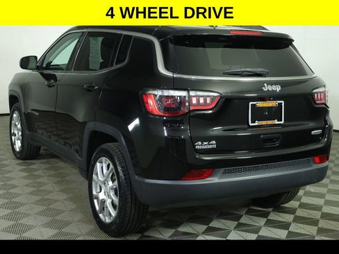 Used 2022 Jeep Compass Latitude AWD/4WD image 4