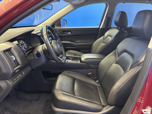 Used 2023 Nissan Pathfinder SL w/ SL Premium Package FWD image 12