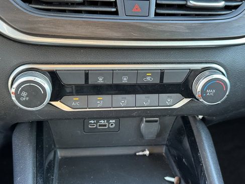 Used 2024 Nissan Altima 2.5 SV image 25