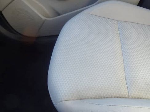 Used 2023 Kia Soul LX image 17