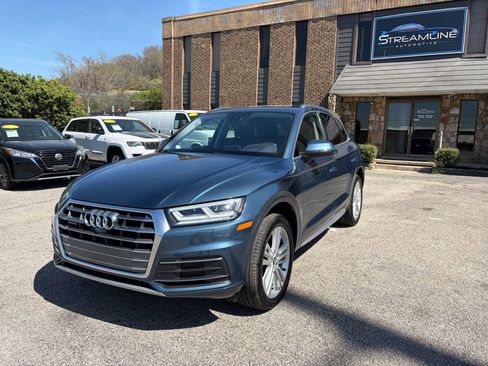 Used 2018 Audi Q5 Prestige w/ Prestige Package image 3