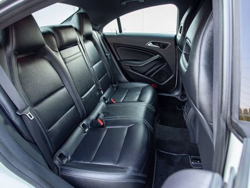Used 2016 Mercedes-Benz CLA 250 image 13